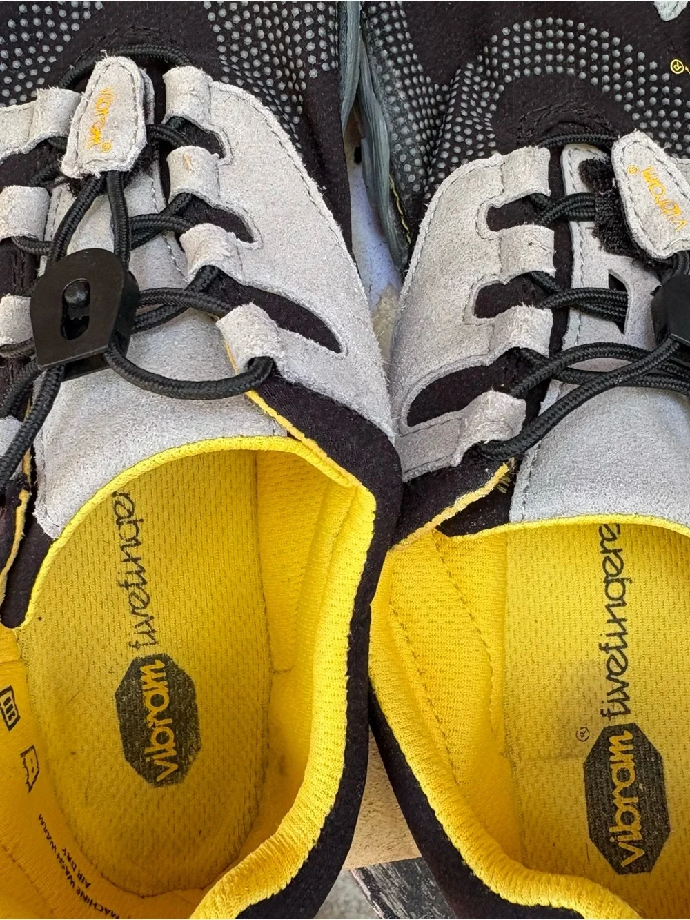 Vibram Women’s Toe Five Finger Shoes 39 8.5 Yellow Black Casual Trendy Gorpcore